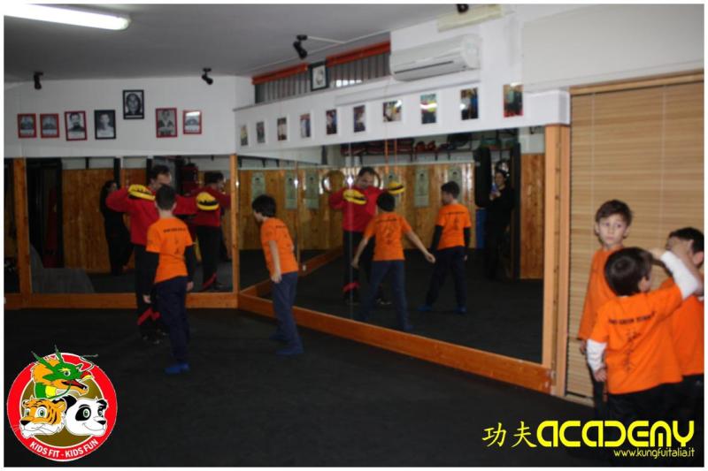 Kung Fu Academy Caserta di Sifu Mezzone Wing Chun Tjun, Ving Tsun Kung Fu Bambini difesa personale Accademia nazionale Italia scuola di taiji sanda chi kung www.kungfuitalia.i (2)